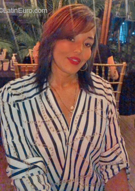 Date this tall Dominican Republic girl Yissette from Santo Domingo DO40983