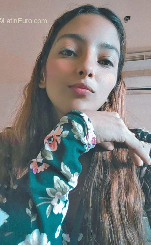 Date this young Venezuela girl Ale from Cumana VE4258