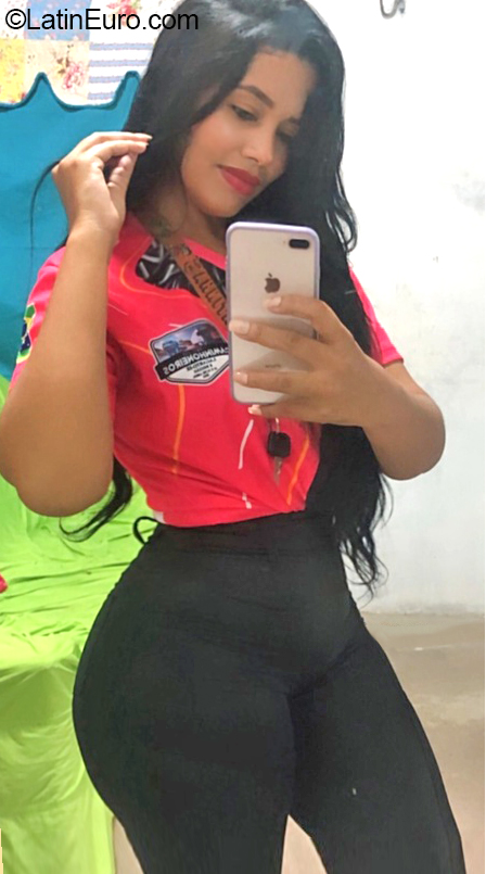 Date this nice looking Brazil girl Wanessa from Santo Amaro Do Maranhao BR12112
