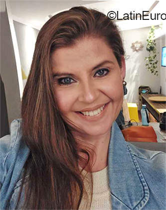 Date this stunning Brazil girl Andrea from Sao Paulo BR12130