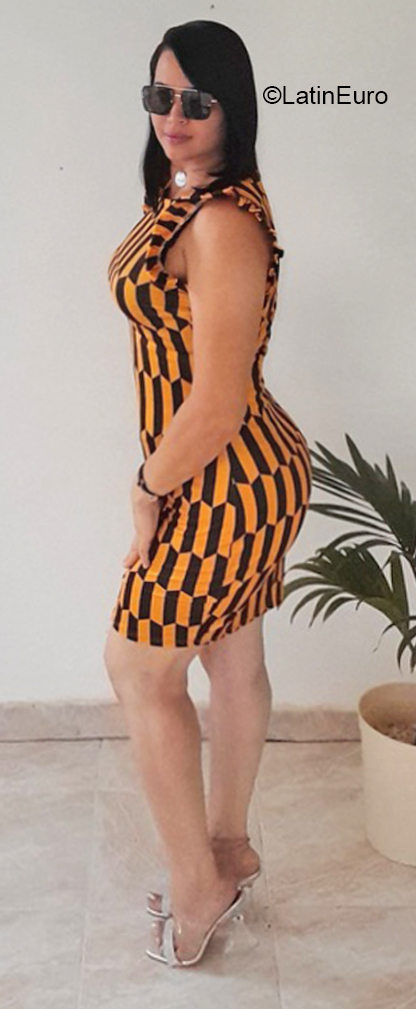 Date this delightful Dominican Republic girl Carolina from Santiago DO41077
