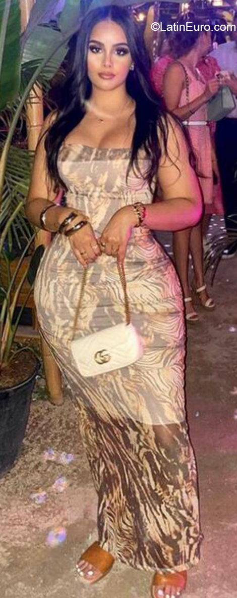 Date this sultry Dominican Republic girl Yessica from Santo Domingo DO41082