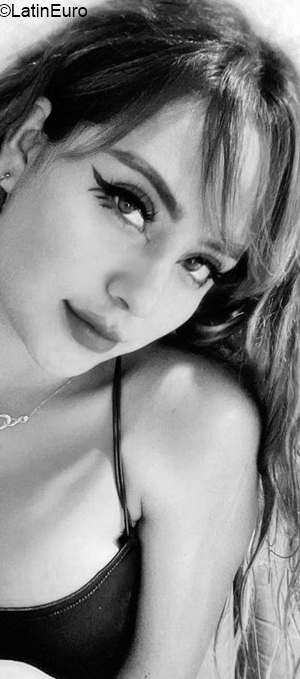 Date this nice looking Brazil girl Ninna from Balneario Camboriu BR12217