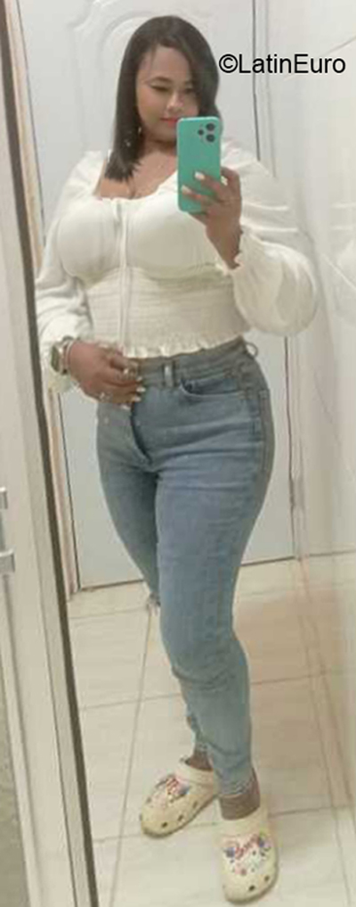 Date this voluptuous Dominican Republic girl Juana from Montecristi DO41211