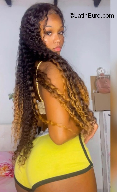 Date this hot Colombia girl Alejandra from Medellin CO32083