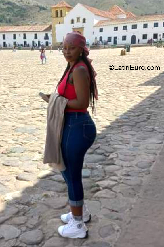 Date this athletic Colombia girl Rub from Jamundi CO32099
