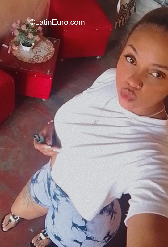 Date this funny Dominican Republic girl Kimberly from Santo Domingo Norte DO41120
