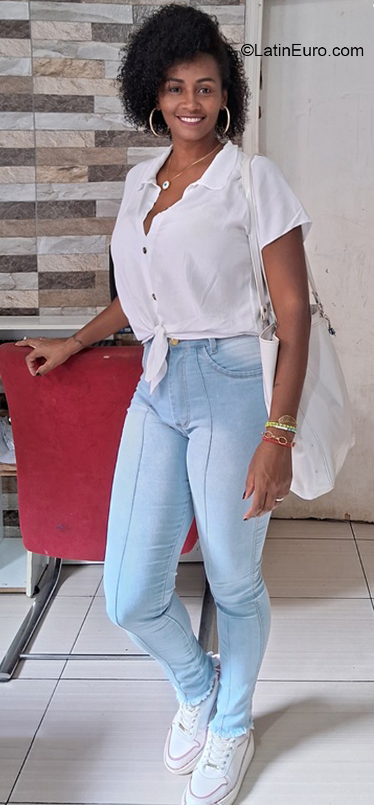 Date this hard body Brazil girl Joice Oliveira from Rio De Janeiro BR12221