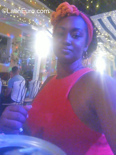 Date this delightful Cuba girl Maria from Holguin CU828
