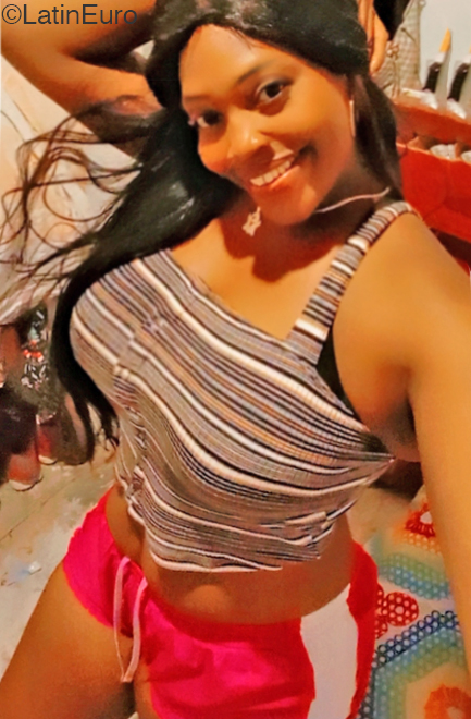 Date this voluptuous Dominican Republic girl Darlin from La Romana DO41170