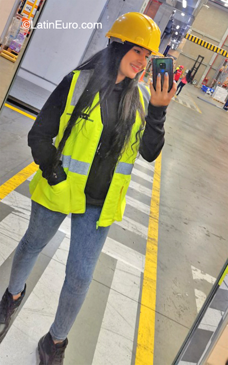 Date this sultry Colombia girl Angie from Medellin CO32173