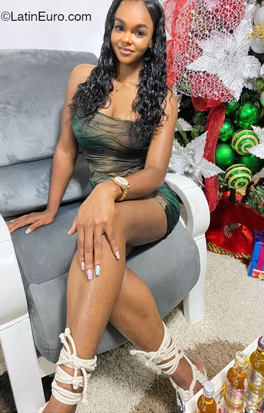 Date this attractive Colombia girl Faniry from Cali CO32196