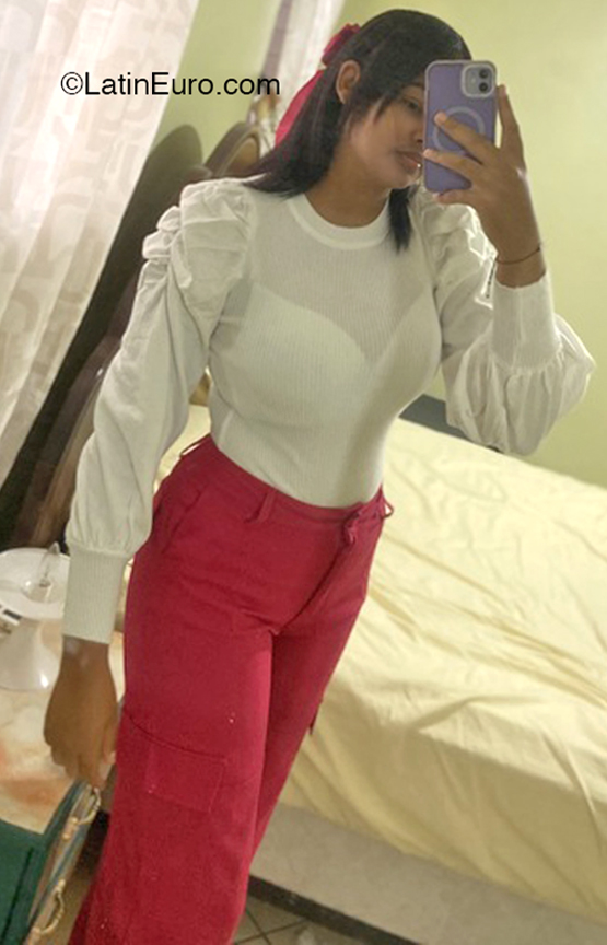 Date this charming Dominican Republic girl Danilcia from Santiago DO41207