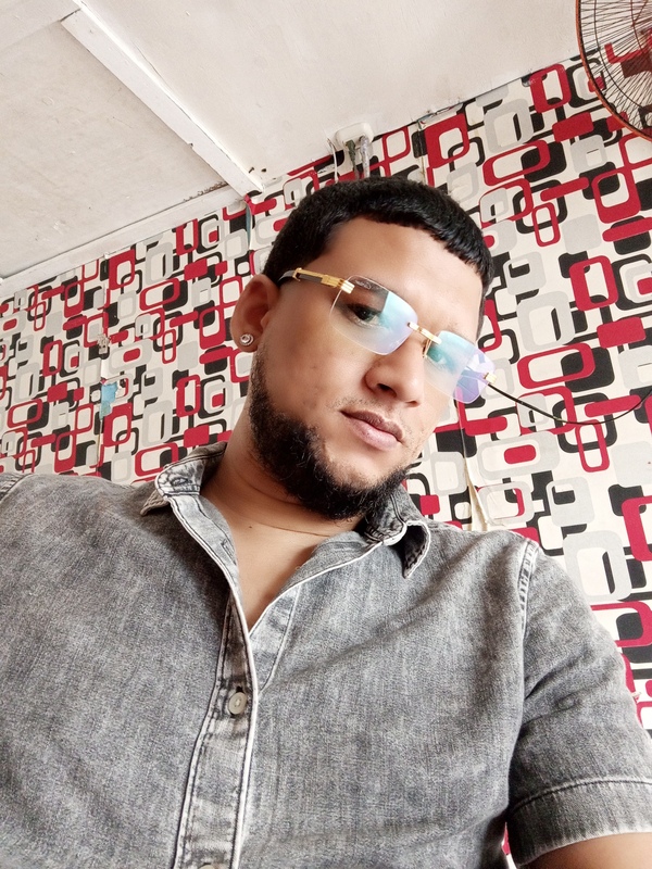 Date this happy Dominican Republic man Ch from La Romana DO44860
