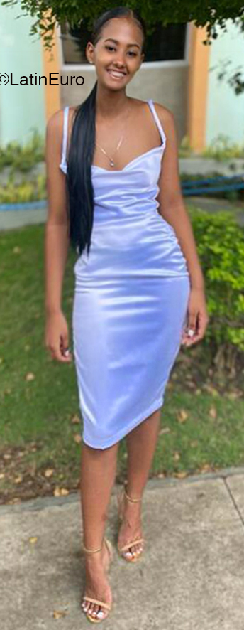 Date this athletic Dominican Republic girl Brey from Santo Domingo DO45035