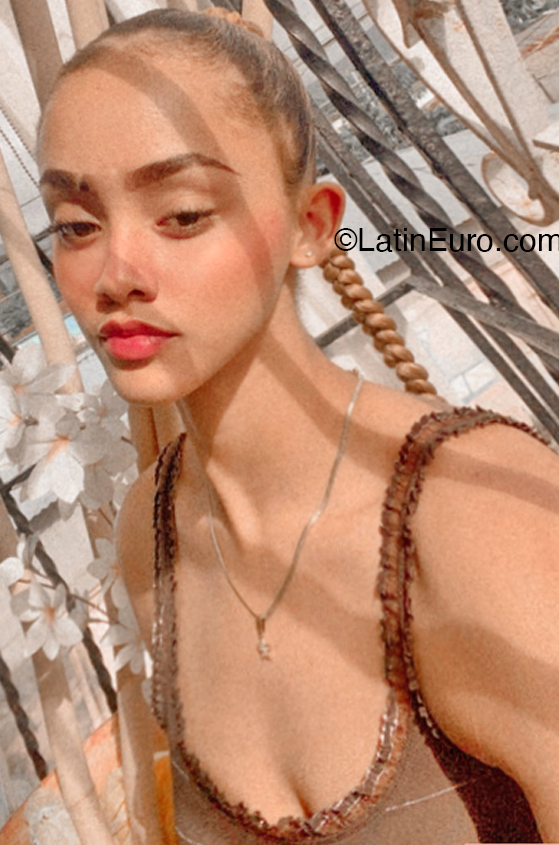 Date this exotic Dominican Republic girl Genesis from Monsenor Nouel DO45789