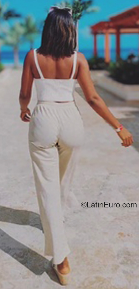 Date this young Dominican Republic girl Elen from Santiago De Los Caballeros DO46708