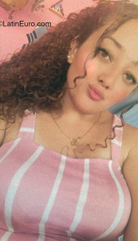 Date this young Venezuela girl Vanessa from Colonia Tovar VE4559