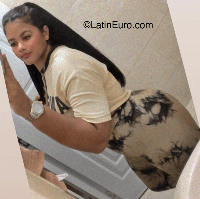 Date this gorgeous Dominican Republic girl Vianny from Santigo DO47205