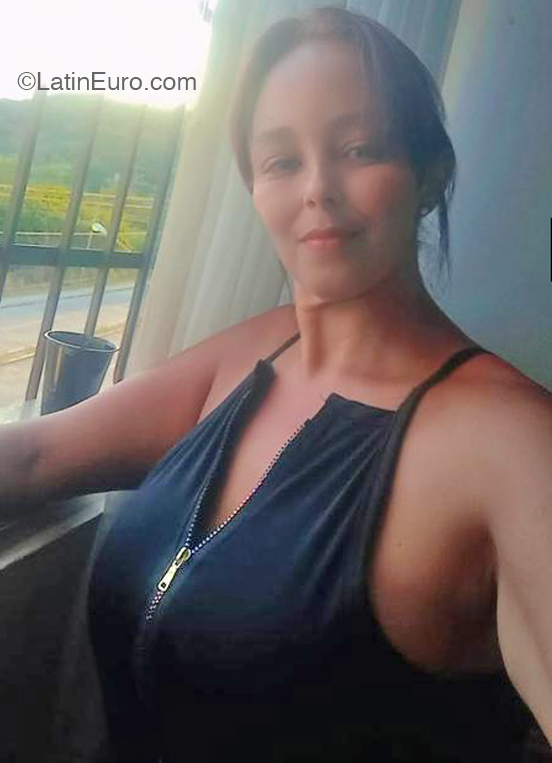 Date this sensual Spain girl Cataleya from Barcelona ES784