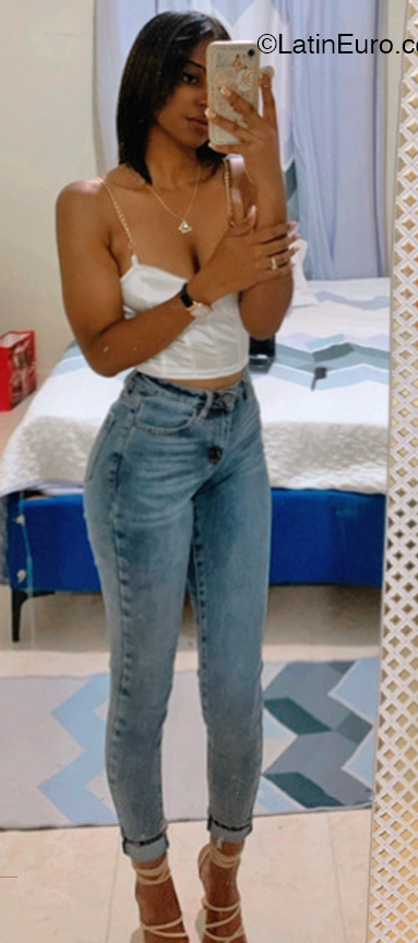 Date this passionate Dominican Republic girl Maddy from Santo Domingo DO47648