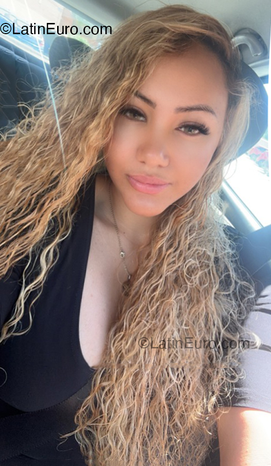 Date this athletic Spain girl Paola from Madrid ES825