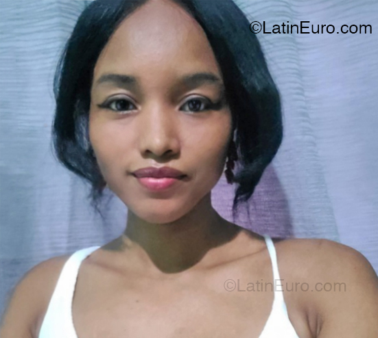 Date this cute Honduras girl Lizeth from San Pedro Sula HN2970