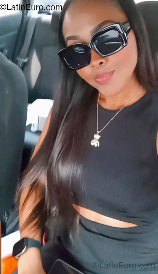 Date this tall Colombia girl Clarisa from Bogota CO32982