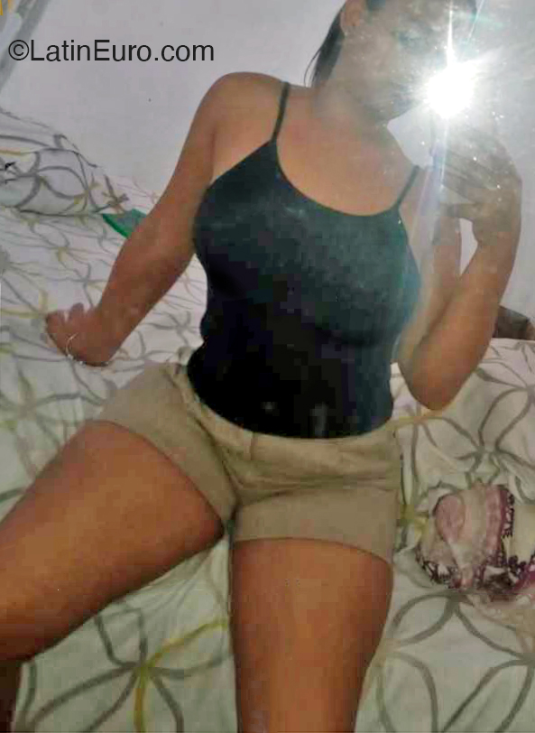 Date this attractive Dominican Republic girl Alejandra from Santo Domingo DO53115