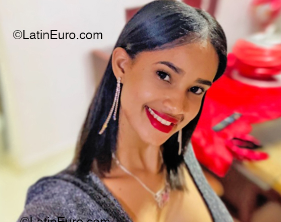 Date this gorgeous Dominican Republic girl Dily from La Vega DO53191