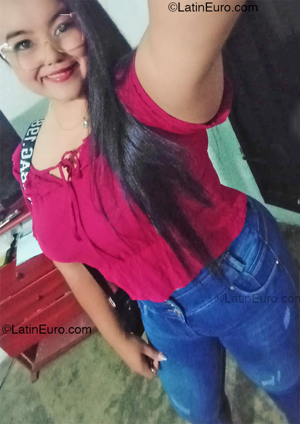 Date this funny Venezuela girl Genesis from Barinas VE4975