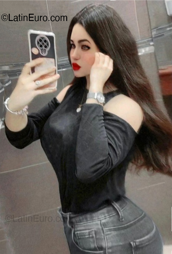 Date this voluptuous Honduras girl Alessa from Culiacan HN2974