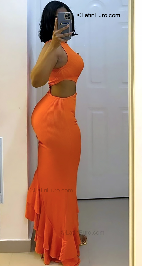 Date this exotic Dominican Republic girl Yenifer from Santo Domingo DO53410