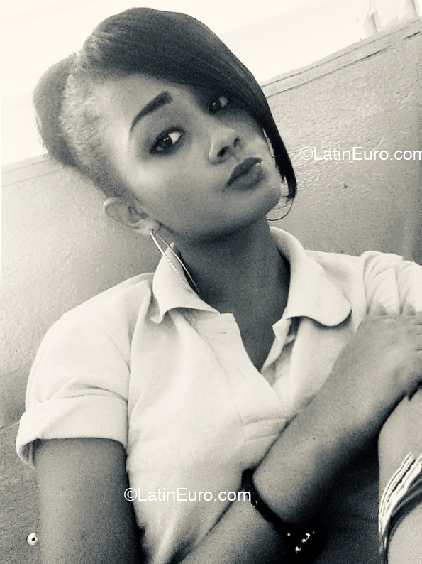 Date this georgeous United States girl Meralis from Miami US25071