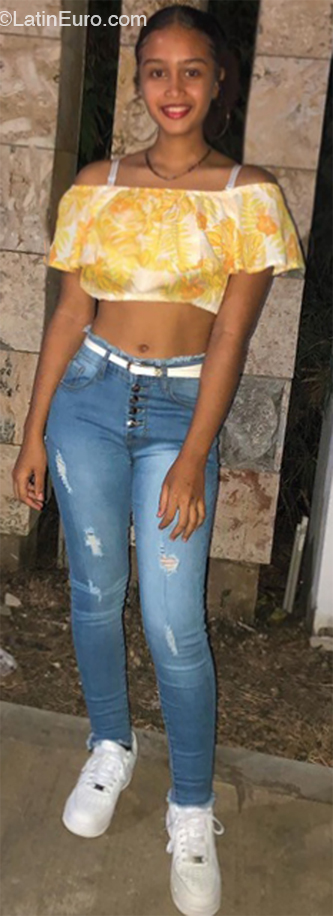 Date this delightful Dominican Republic girl Alainy from Santo Domingo DO53586