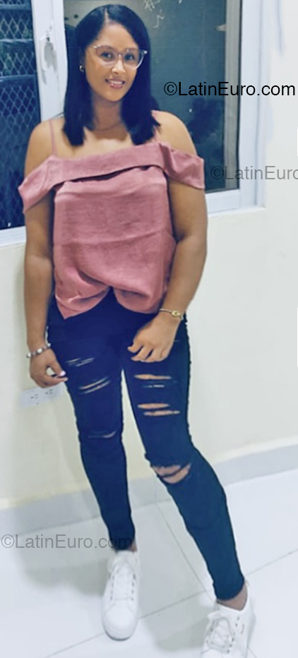 Date this tall Dominican Republic girl Yomaris from Santo Domingo DO53615