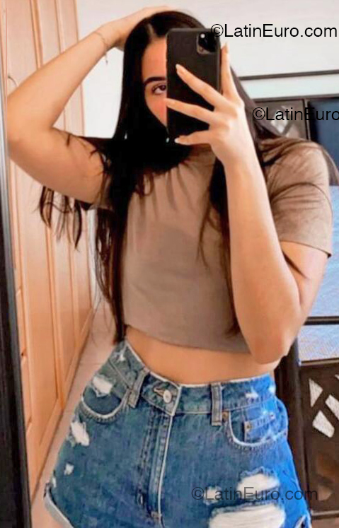 Date this young Colombia girl Camila from Medellin CO33186