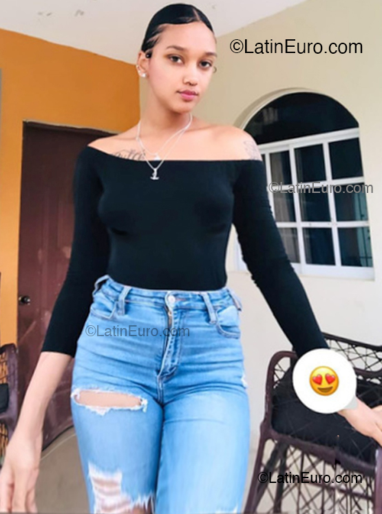 Date this georgeous Dominican Republic girl Dary from Santo Domingo DO54010