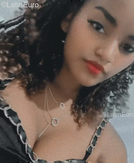 Date this delightful Dominican Republic girl Agri from Puerto Plata DO54028