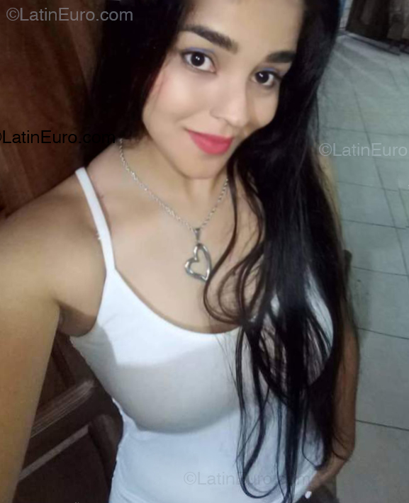 Date this funny Argentina girl Amanda from Loreto AR985