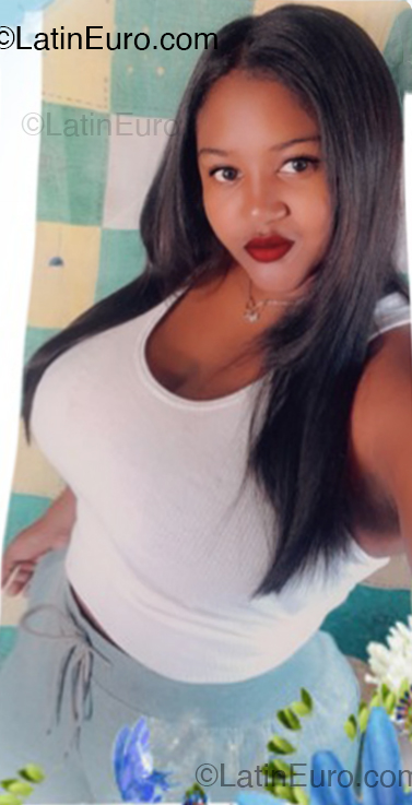 Date this foxy Dominican Republic girl Ayla from Santiago DO54415