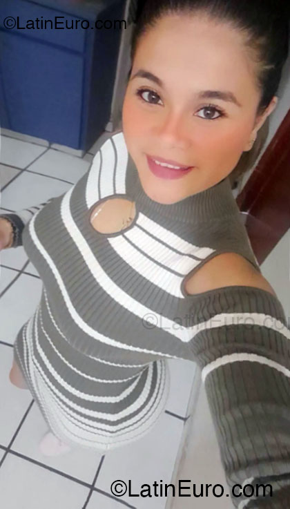 Date this foxy Panama girl Yanet from Panama PA1409