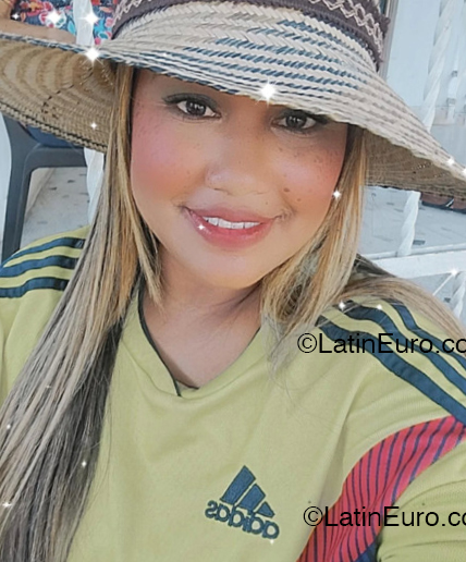 Date this nice looking Colombia girl Eve from Cartagena CO33257