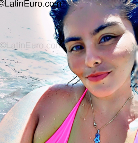 Date this lovely Venezuela girl Maria from Caracas VE5207