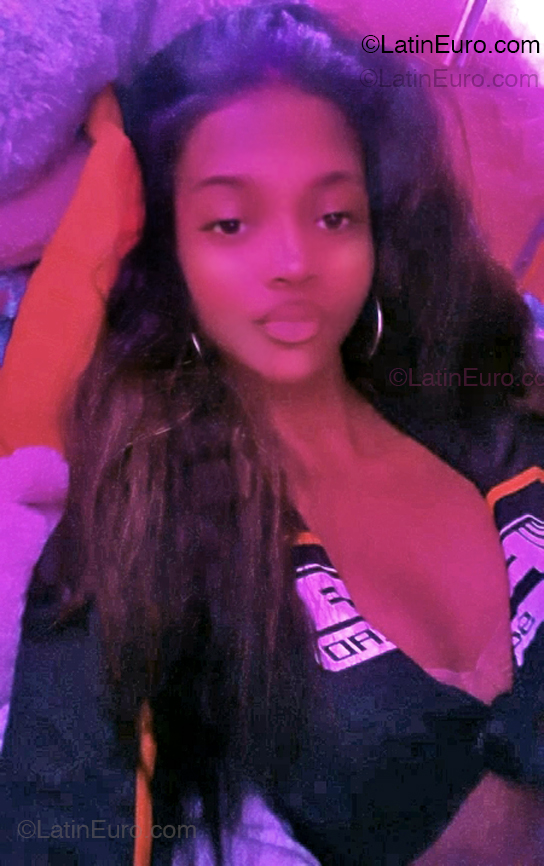 Date this delightful Argentina girl Jasmin vasquez from Santiago AR989