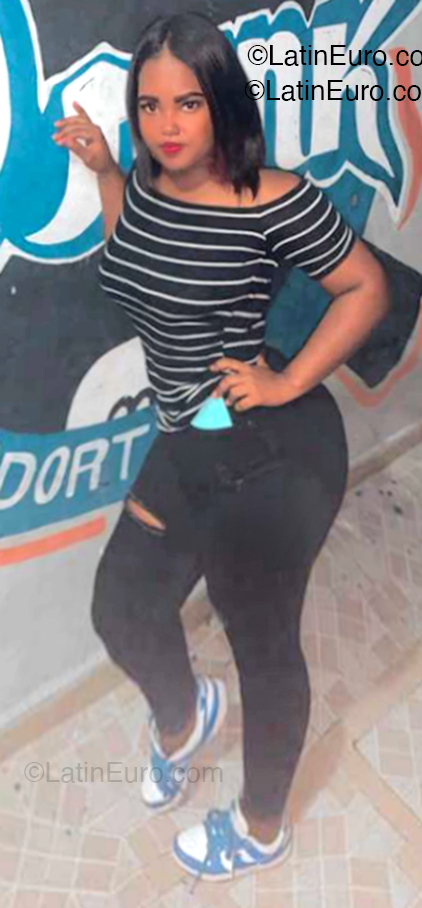 Date this nice looking Dominican Republic girl Mara from Santo Domingo DO55786
