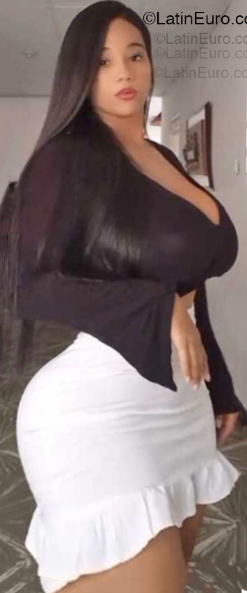 Date this happy Colombia girl Candela from Cali CO33319