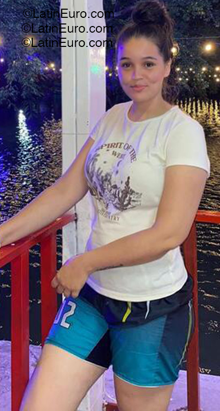 Date this pretty Colombia girl Nani from Cucuta CO33320