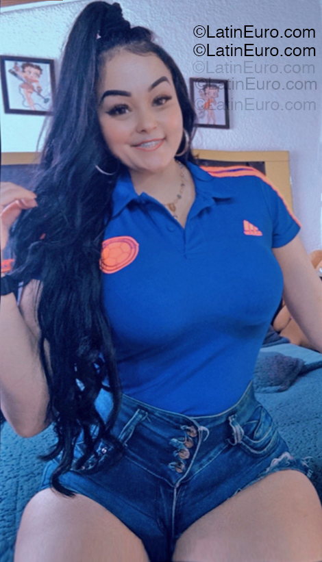 Date this funny Colombia girl Lupita from Bogota CO33324