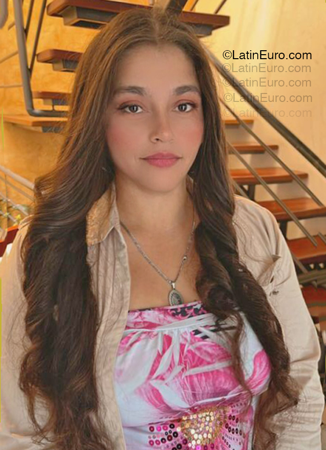 Date this hard body Colombia girl Berenice from Bogota CO33336